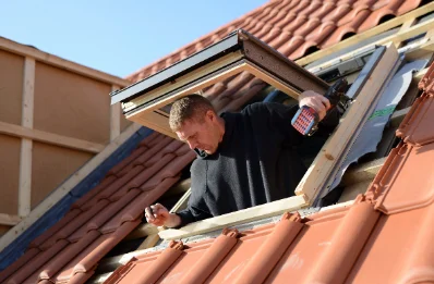 Pose de fenêtres de toit Velux à Awoingt